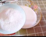 A picture of step 2 of Oreo Ice cream.