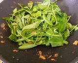 Foto langkah ke 4 dari resep Tumis Kangkung Ebi.