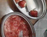 Foto langkah ke 1 dari resep 680. Banana Strawberry Overnight Oats To Go.