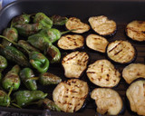 Foto del paso 2 de la receta: Parrillada de setas variadas, pimientos de Padrón y berenjena