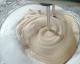 Pas rețetă Prăjitură cu foi din nuca, crema caramel și glazură de ciocolată 9 fotografie