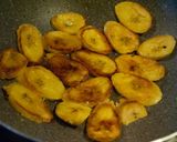 Foto del passaggio 2 della ricetta Peperoni con platano e manioca croccante
