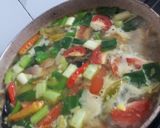 Foto langkah ke 5 dari resep Sop ikan nila merah kemangi.