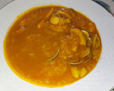 Foto del paso 3 de la receta: Arroz con anillas, langostinos y almejas