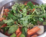 Foto del paso 3 de la receta: Caldo de pollo para el frío 🐔❄