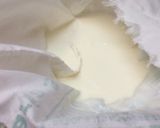 Foto del paso 1 de la receta: Queso para untar de yogurt de kéfir (1)