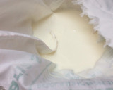 Foto del paso 1 de la receta: Queso para untar de yogurt de kéfir (1)