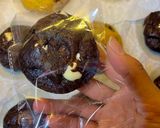 صورة لخطوة 7 من وصفة كوكيز نيويورك دبل تشوكلت (بحشو الشوكلت سبريد) 🍪