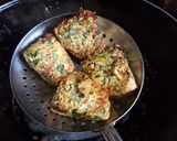 Foto langkah ke 9 dari resep Omelet Sayur & Daun Kelor.