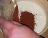 A picture of step 4 of Chocolate spong cake.