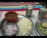 A picture of step 3 of Kali Malka daal with rice.