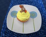 A picture of step 7 of Easter Cupcakes.