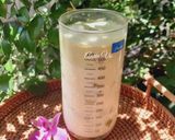 Hình bước làm 3 của món Matcha latte trái vải đơn giản
