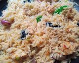 A picture of step 4 of Coloured chicken stir fried rice.