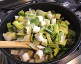 Une image de l'étape 8 de Soleil de fondue de poireaux au jus de sanglier et mortadelle de Bologne.