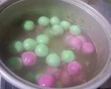 Foto langkah ke 3 dari resep Klepon strawberry pandan.