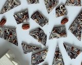 Foto del paso 3 de la receta: Bark de marroc o chocolate con mantequilla de almendras