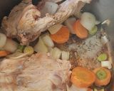 Foto del paso 2 de la receta: Fondo de Ave (Pollo) sencillo
