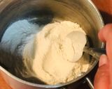 A picture of step 5 of Goan Vonn/Kheer or Kazarachi Soji.