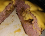 Foto del paso 5 de la receta: Hamburguesa rellena de cebolla y queso cheddar