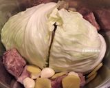 A picture of step 2 of Braised Cabbage with Pork Ribs (Hakka Style).
