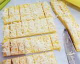 Foto langkah ke 4 dari resep Kastengel Keju.