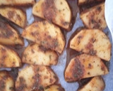 Foto del paso 2 de la receta: Chuletillas de Lechal al Horno con Patatas Gajo