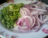 A picture of step 1 of Soyayyar shinkafa da kwai.
