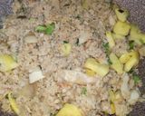Foto langkah ke 3 dari resep Nasi Goreng Nanas.