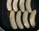 Foto langkah ke 3 dari resep Pisang Penyet Topping Coklat Keju.