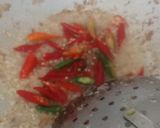 Foto langkah ke 2 dari resep Ikan Asin Tenggiri Bumbu Kelapa.