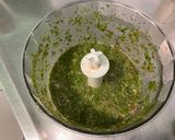Une image de l'étape 8 de Sauce à la coriandre, piment oiseau, persil, tomate, gingembre et citron.