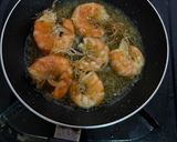 Foto langkah ke 1 dari resep Udang saos padang.