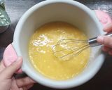 Foto langkah ke 3 dari resep Bolu pisang kukus.