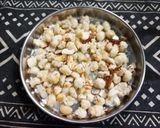 मखाने का पाग या भोग (Navratri Special) रेसिपी चरण 3 फोटो