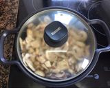 Foto del paso 4 de la receta Champiñones y ajetes con huevo poché