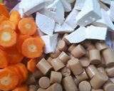 Foto langkah ke 1 dari resep Sup Tahu Sosis Sederhana.