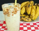 A picture of step 2 of Banana lassi.