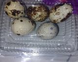 Foto langkah ke 3 dari resep Mini Egg in Bread Hole Toast (Telur Puyuh di dalam Roti Berlubang).