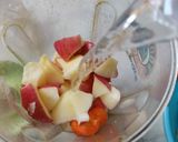 Foto langkah ke 2 dari resep Smoothies Wortel Apel.