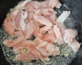 Une image de l'étape 2 de Poulet aux epinards.