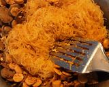 Foto langkah ke 3 dari resep Bihun goreng terasi.