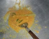 Foto langkah ke 4 dari resep Ikan Patin Bumbu Kuning Kemangi  Pedas.