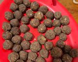 Foto langkah ke 2 dari resep #25 choco ball roma kelapa.