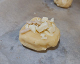 Foto del paso 9 de la receta: Cookies de chocolate blanco y piñones (sin gluten)