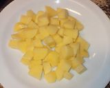 Foto del paso 2 de la receta: Pollo en salsa con patatas fritas y zanahorias rápido de hacer