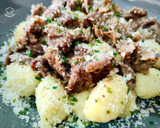 Foto del paso 5 de la receta: Ñoquis de patata con carrillada trufada y parmesano