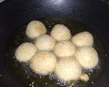 Foto langkah ke 3 dari resep Onde - Onde Simple isi Keju.