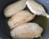 Foto del paso 1 de la receta: Solomillos de pavo confitados con cebollas al azúcar Moreno