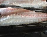 Foto del paso 7 de la receta: Corvina a la plancha con salsa de galeras...y patatas asadas en siete minutos